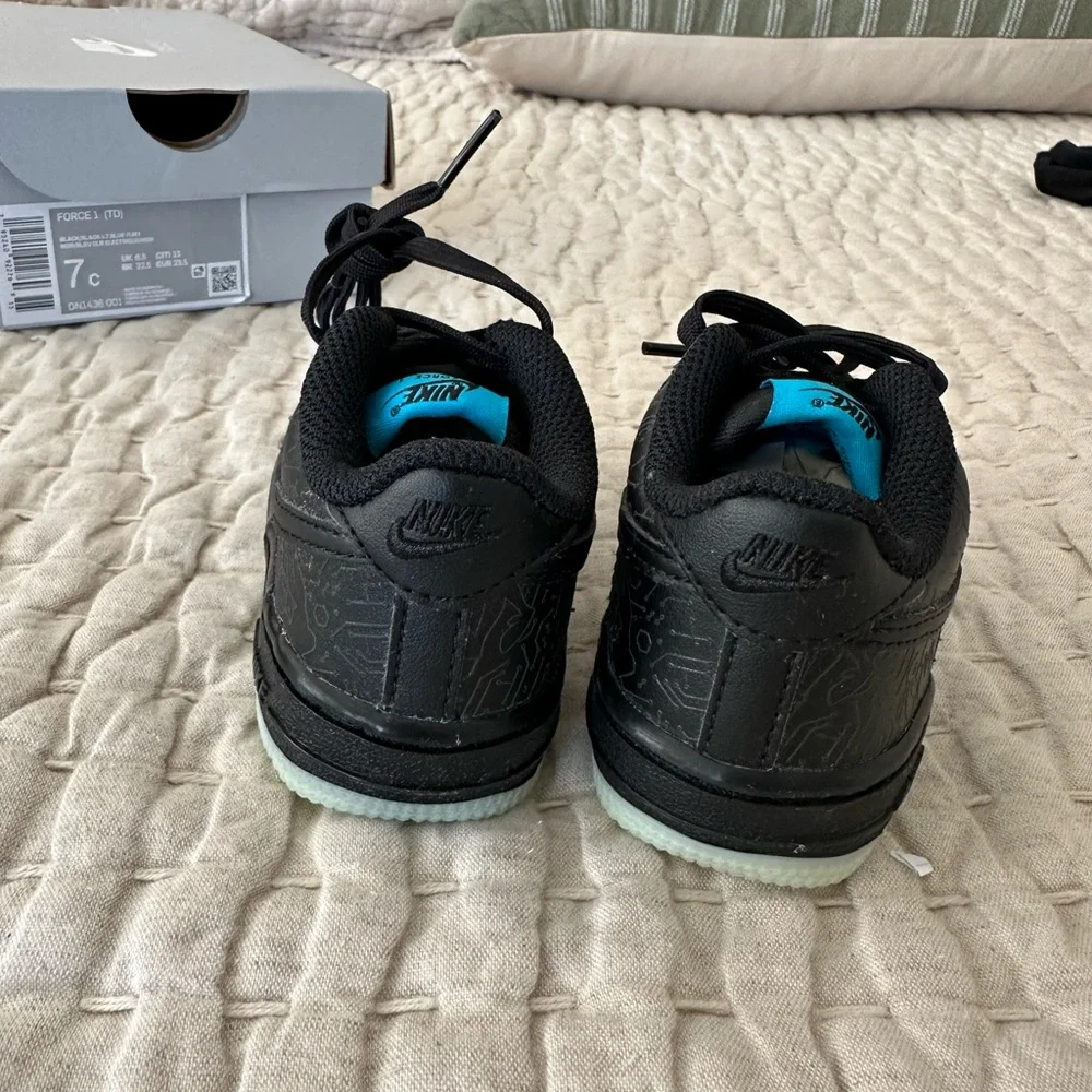 NIKE Air Force 1 Special Edition Toddler Sneakers NWT - Picture 3 of 7